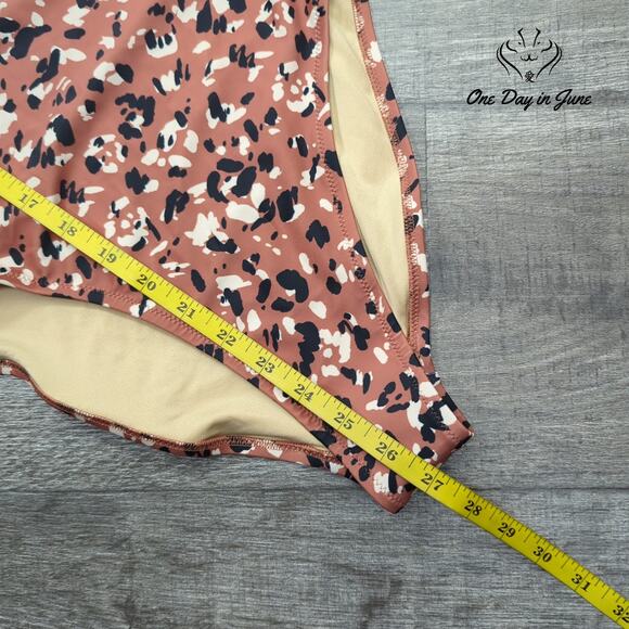 Old Navy Ruffle Strap One Piece Swimsuit Size M - Picture 4 of 5